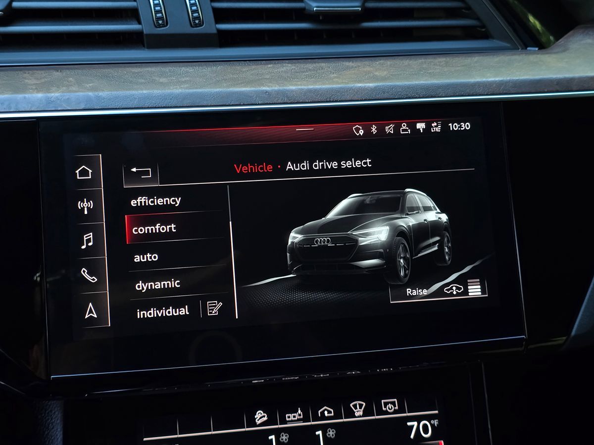 Audi e-tron photo 41