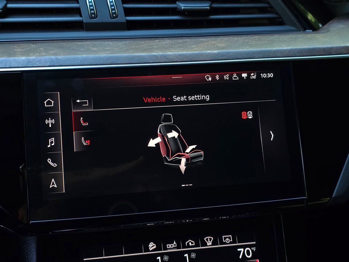 Audi e-tron photo 44