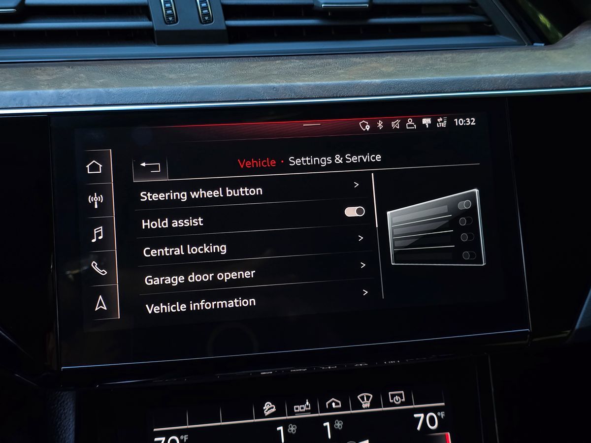 Audi e-tron photo 54