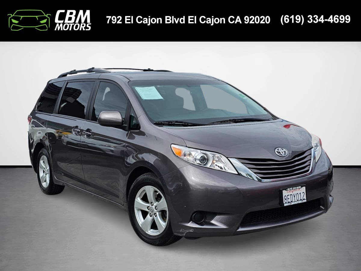 2015 Toyota Sienna LE W/BACK UP CAMERA