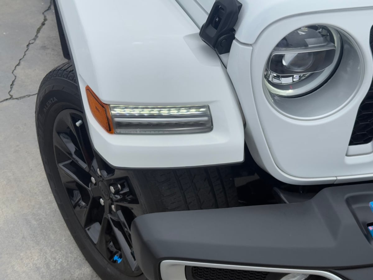 2022 Jeep Wrangler 4xe Unlimited Sahara photo 3