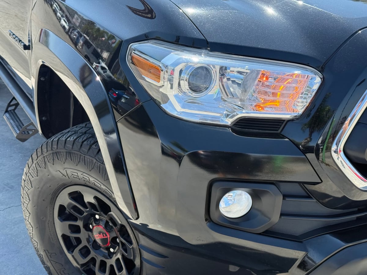 2021 Toyota Tacoma SR5 photo 3
