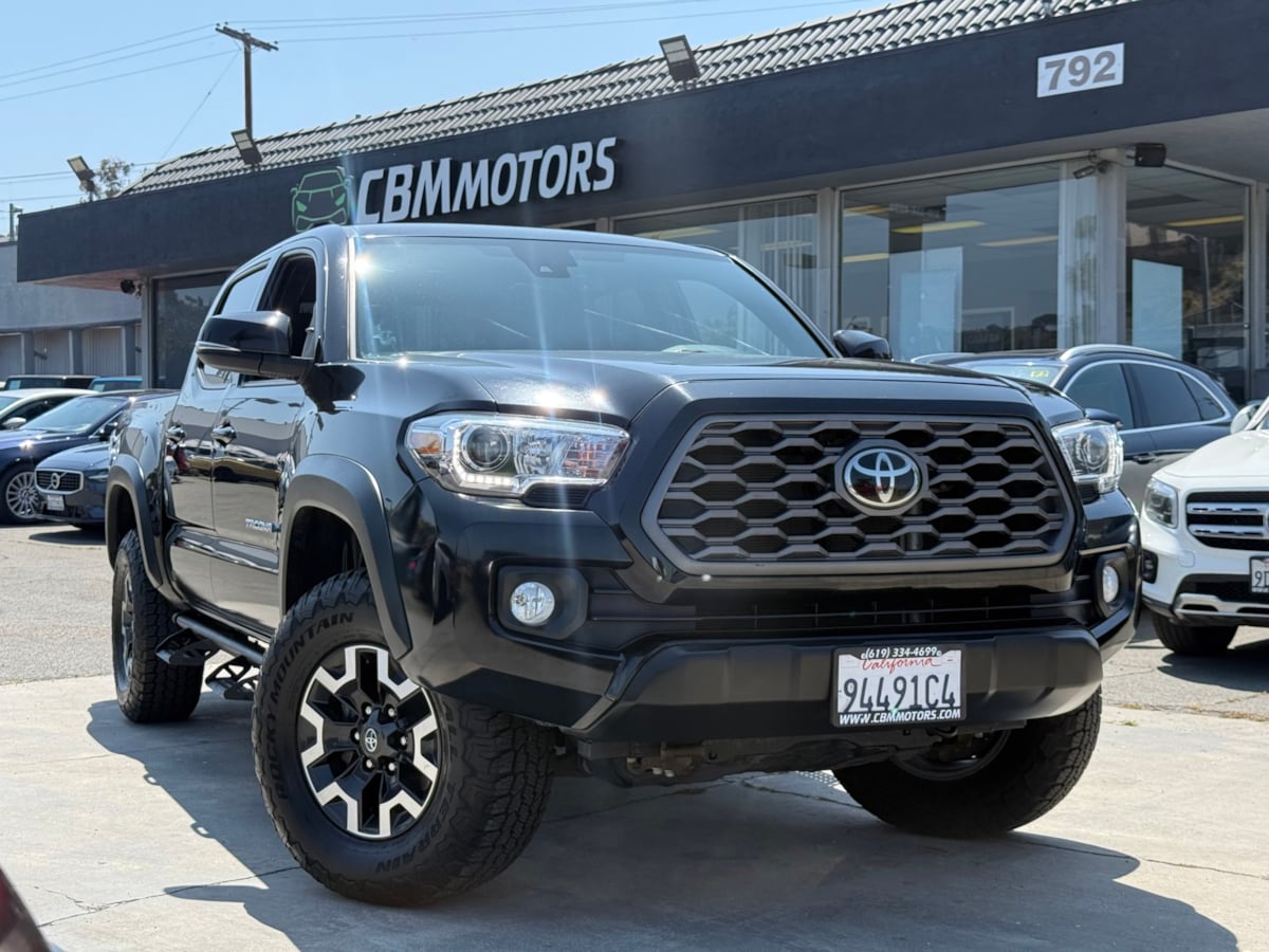 2022 Toyota Tacoma TRD photo 2