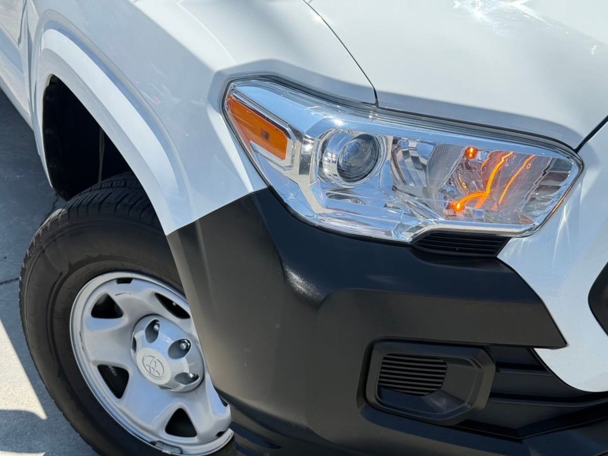 2022 Toyota Tacoma SR photo 3
