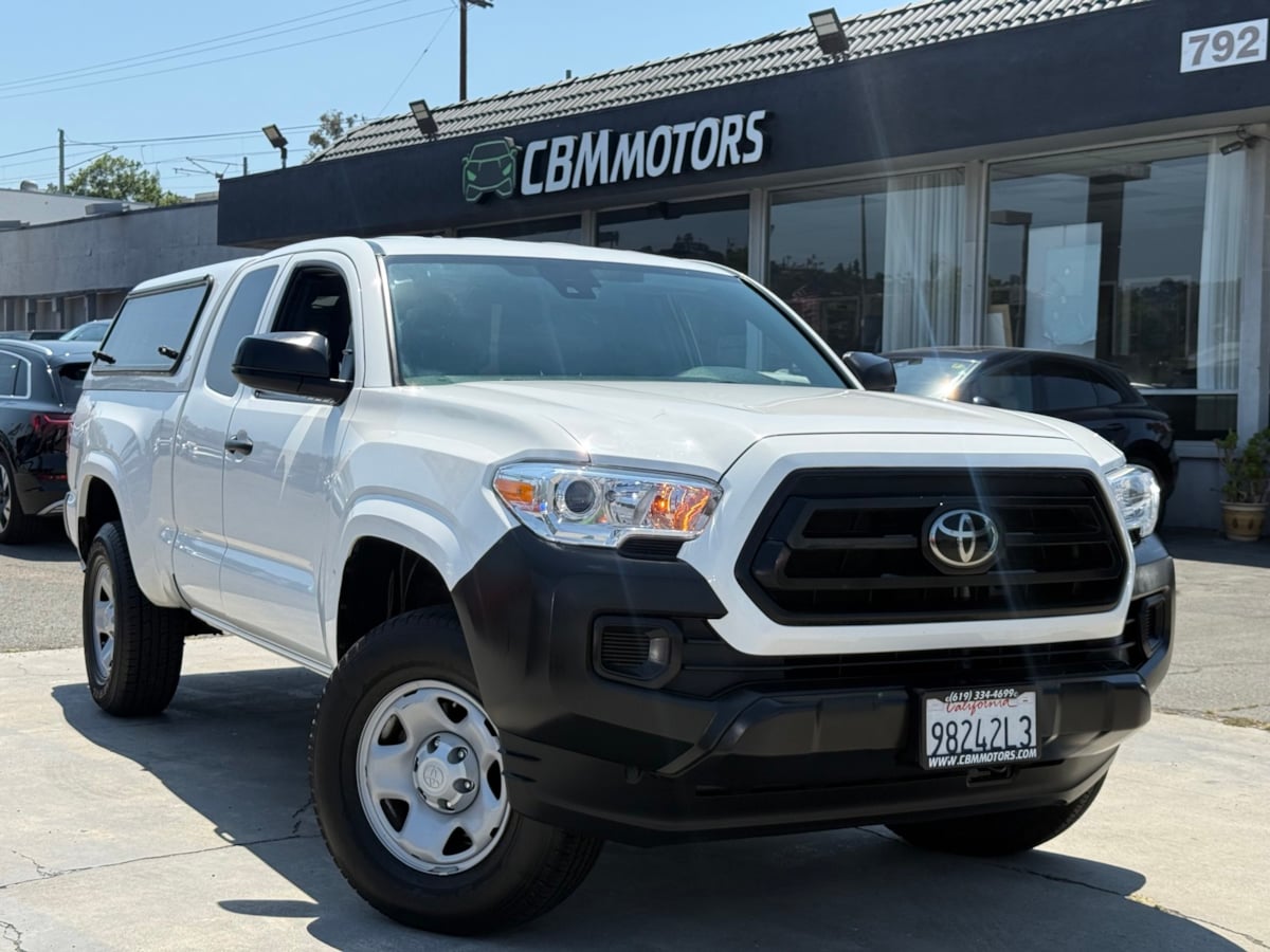 2022 Toyota Tacoma SR photo 2