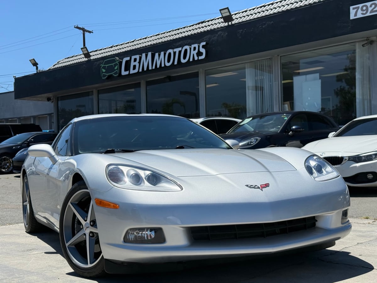 2013 Chevrolet Corvette 1LT photo 2