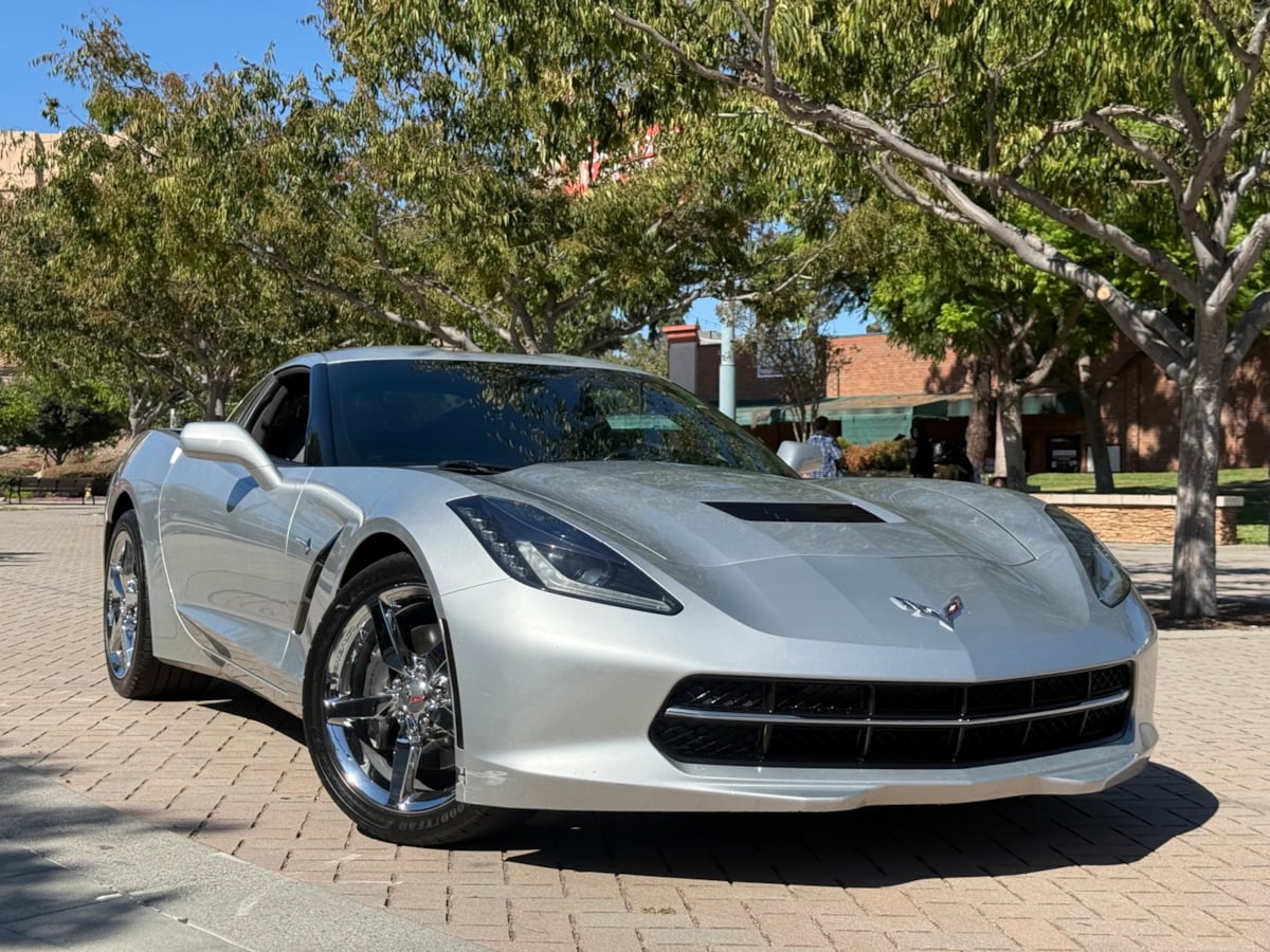 2014 Chevrolet Corvette Stingray 2LT photo 2