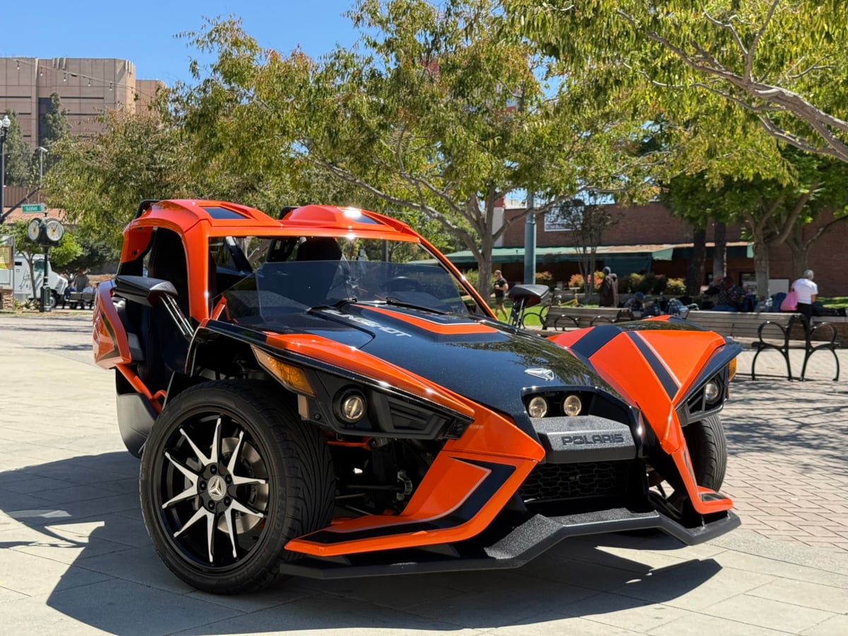 2017 Slingshot Slingshot Open Cab photo 2