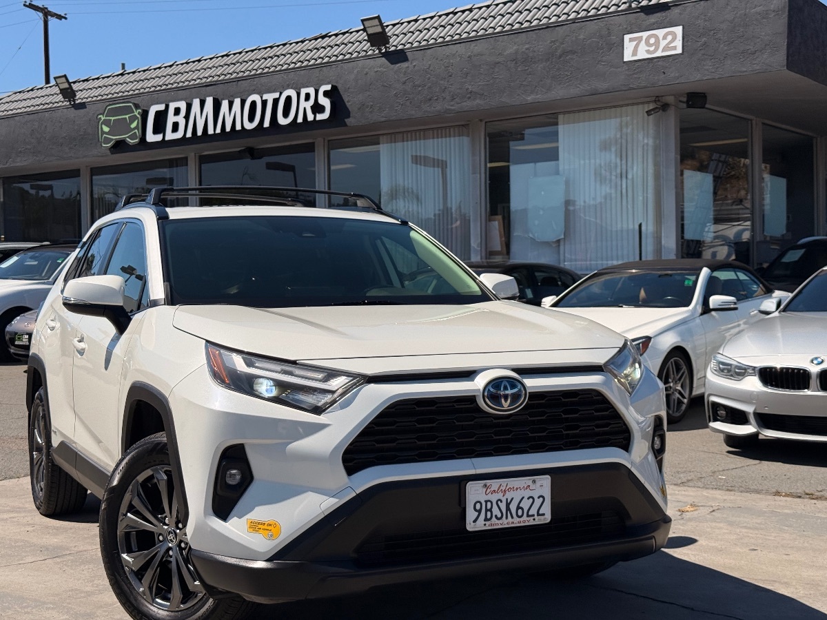 2022 Toyota RAV4 Hybrid XLE Premium photo 2