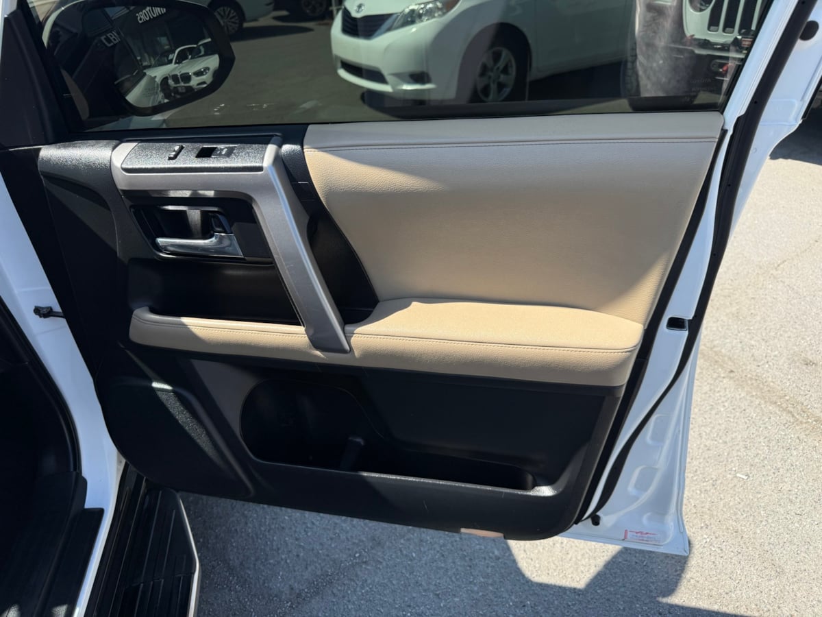2019 Toyota 4Runner SR5 Premium photo 15