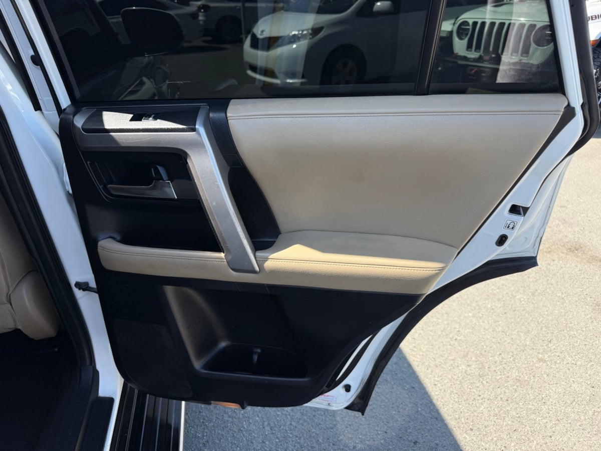2019 Toyota 4Runner SR5 Premium photo 18