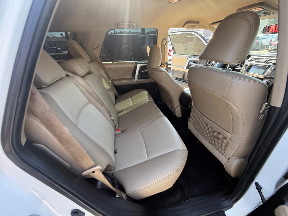 2019 Toyota 4Runner SR5 Premium photo 19