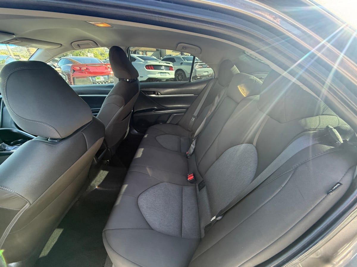 2019 Toyota Camry LE photo 13