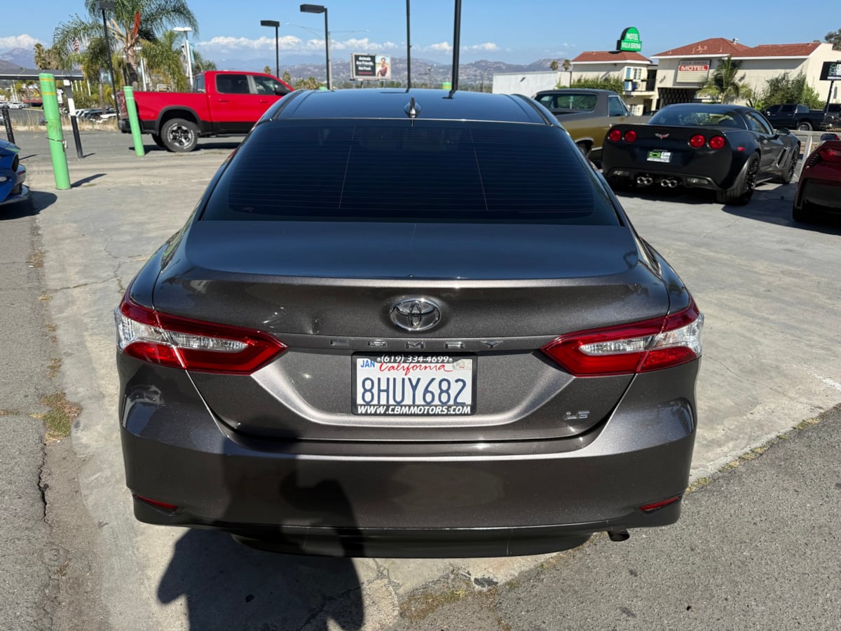 2019 Toyota Camry LE photo 6