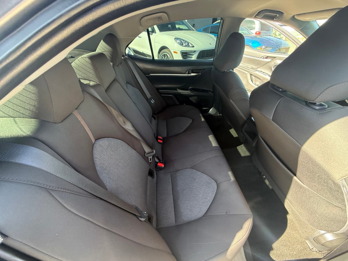 2019 Toyota Camry LE photo 18