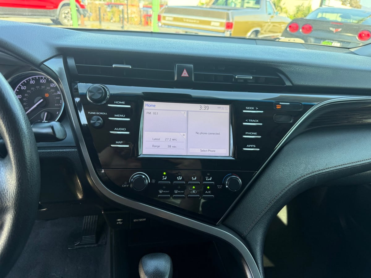 2019 Toyota Camry LE photo 24