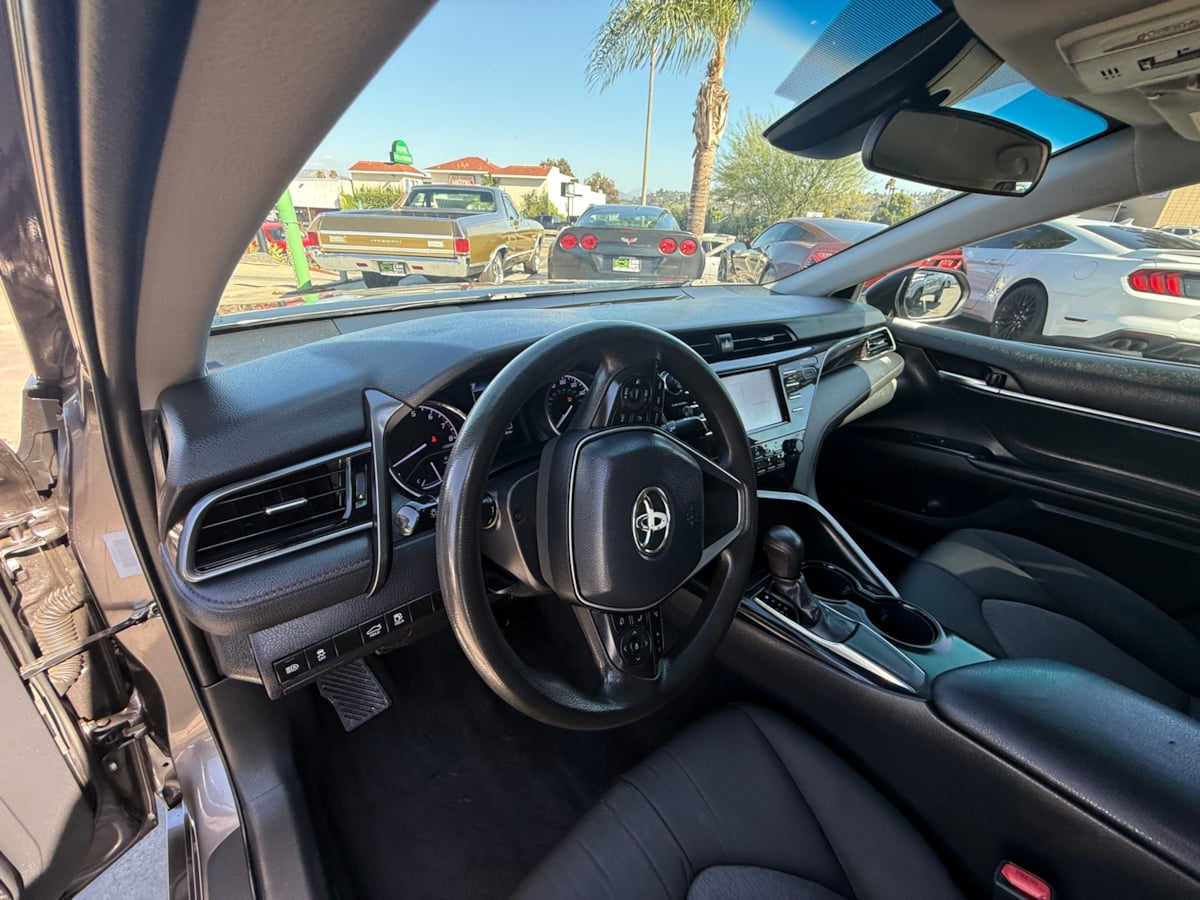 2019 Toyota Camry LE photo 10