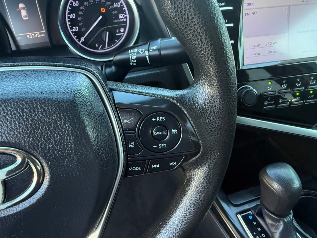 2019 Toyota Camry LE photo 22