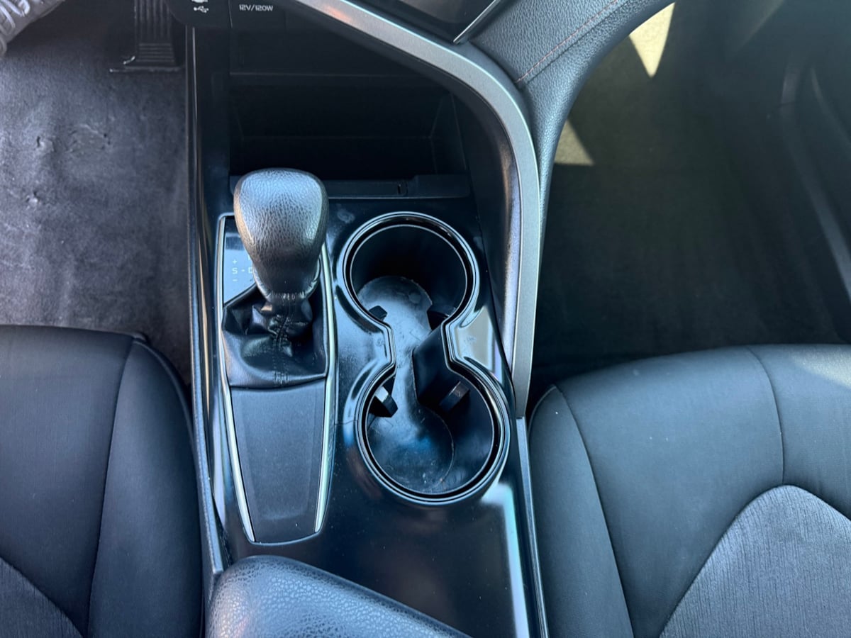 2019 Toyota Camry LE photo 26