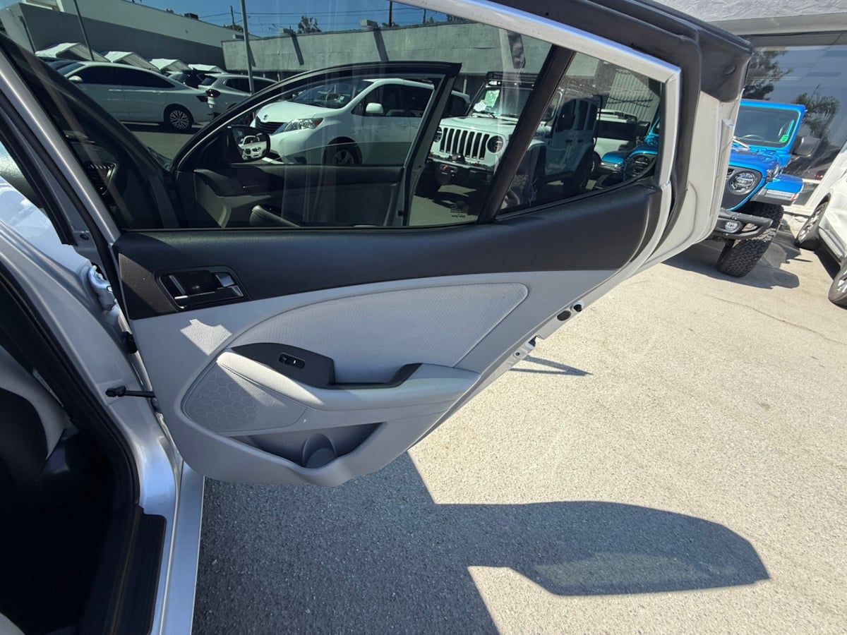 2013 Kia Optima LX photo 16