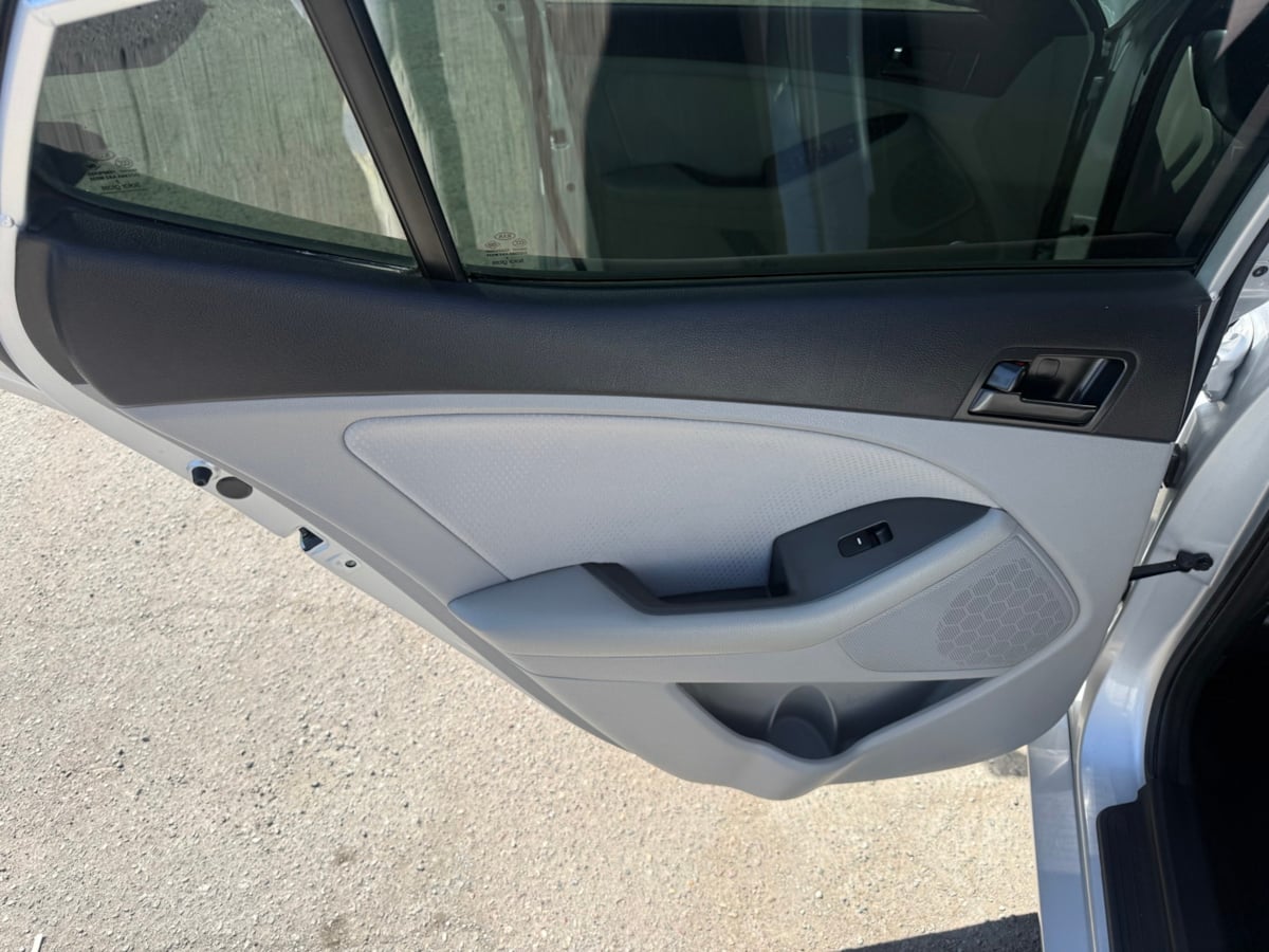 2013 Kia Optima LX photo 10