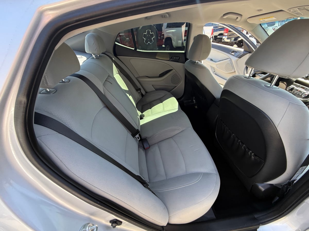 2013 Kia Optima LX photo 17