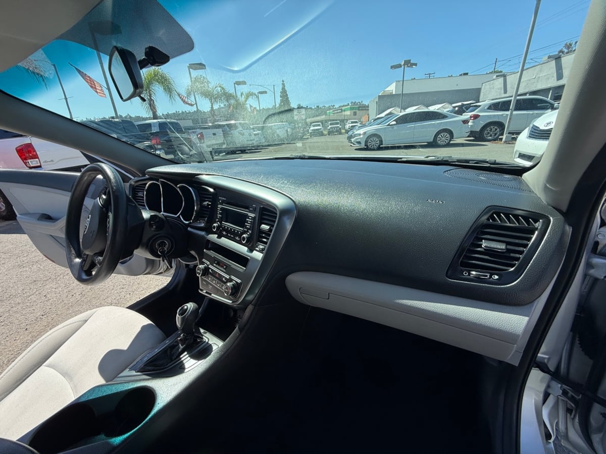 2013 Kia Optima LX photo 13