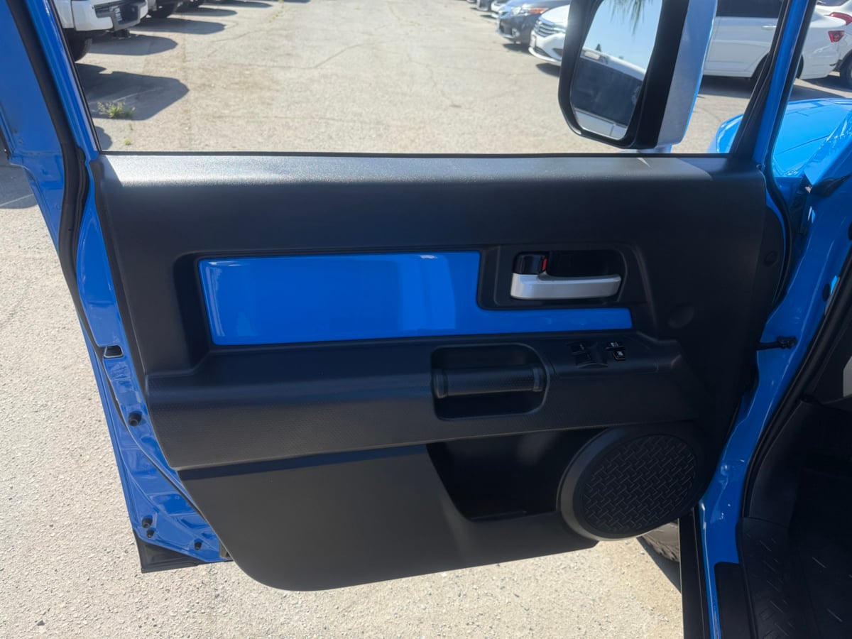 2007 Toyota FJ Cruiser Base photo 11