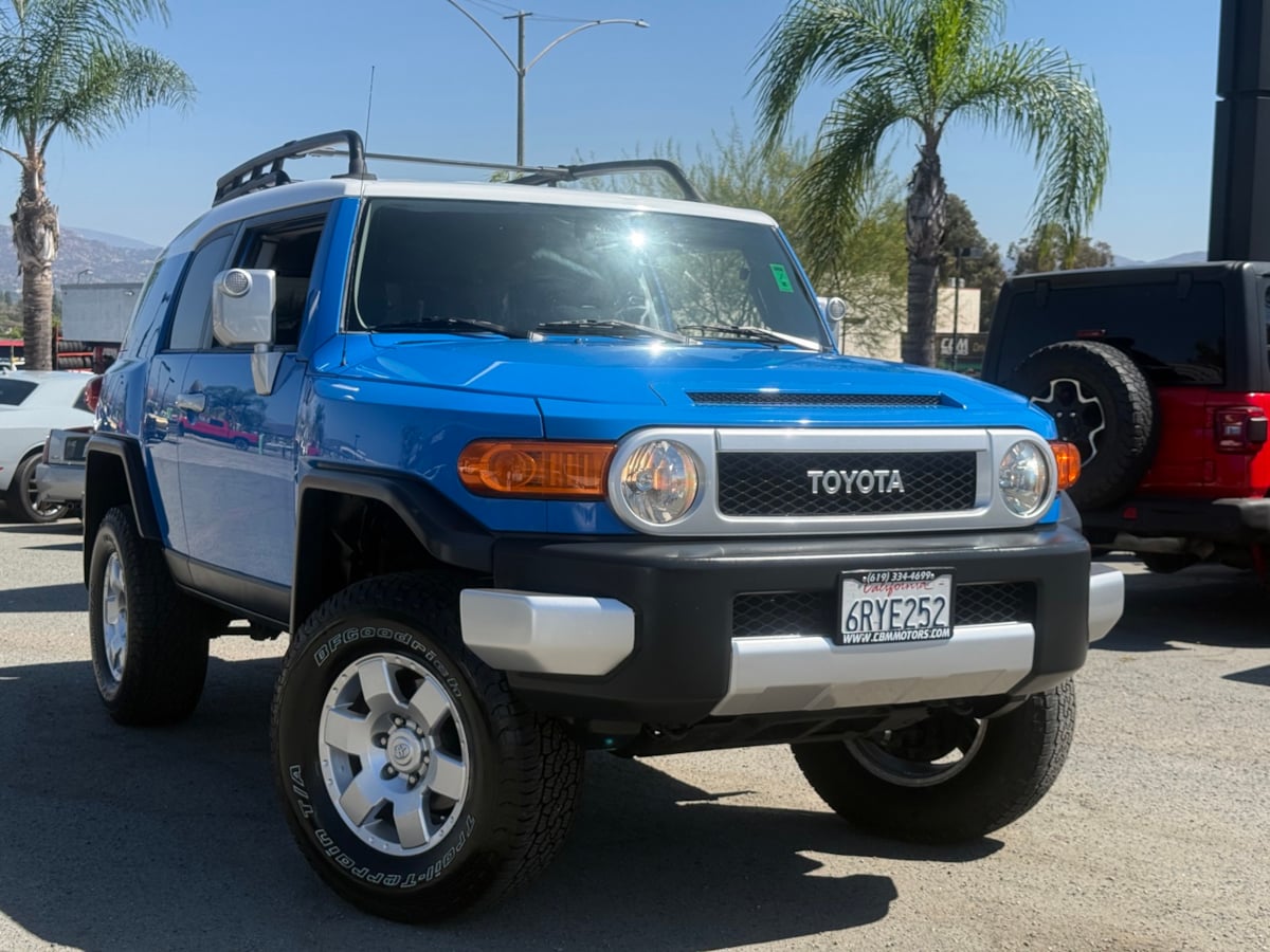 2007 Toyota FJ Cruiser Base photo 2