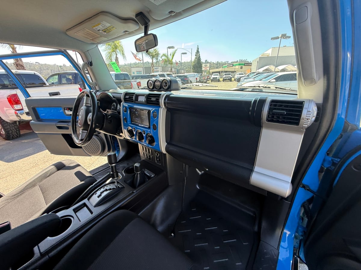 2007 Toyota FJ Cruiser Base photo 16