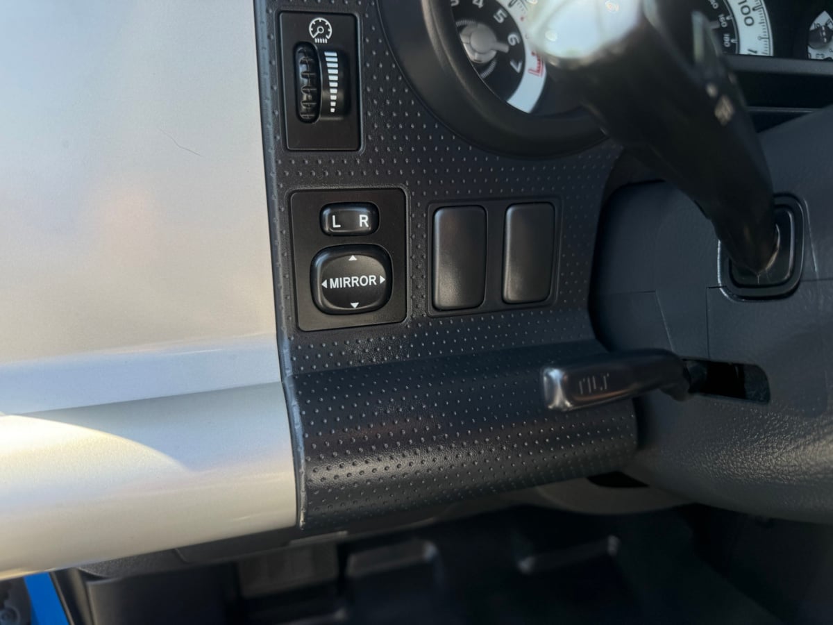 2007 Toyota FJ Cruiser Base photo 20