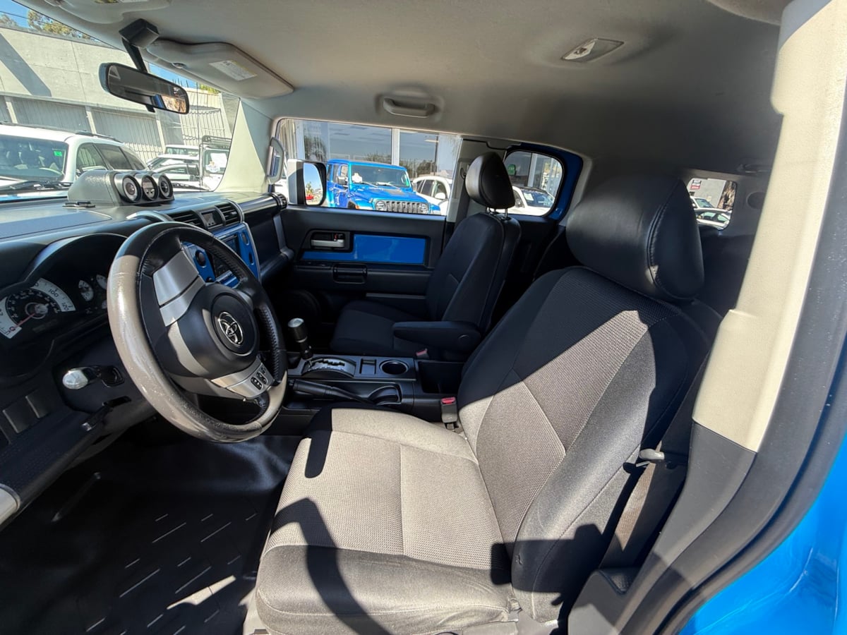 2007 Toyota FJ Cruiser Base photo 13