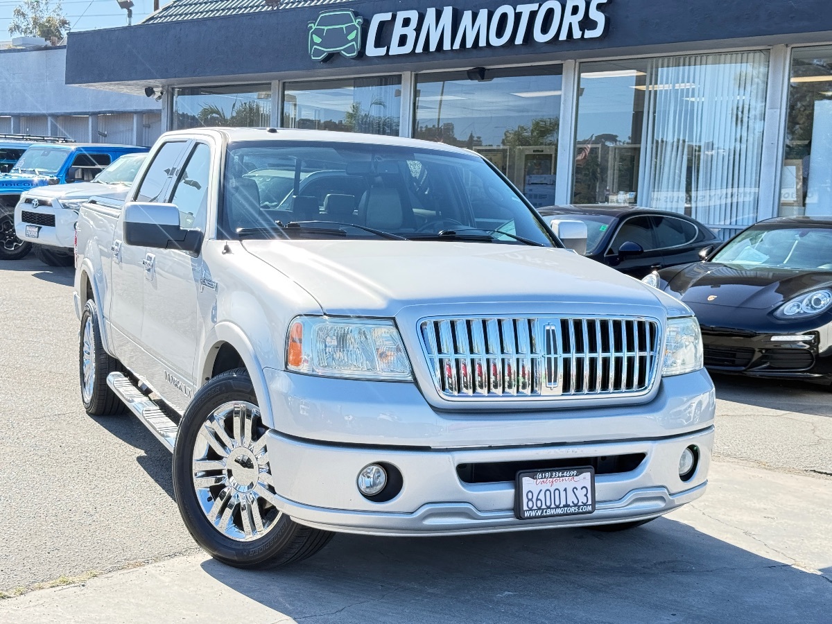 2008 Lincoln Mark LT photo 3