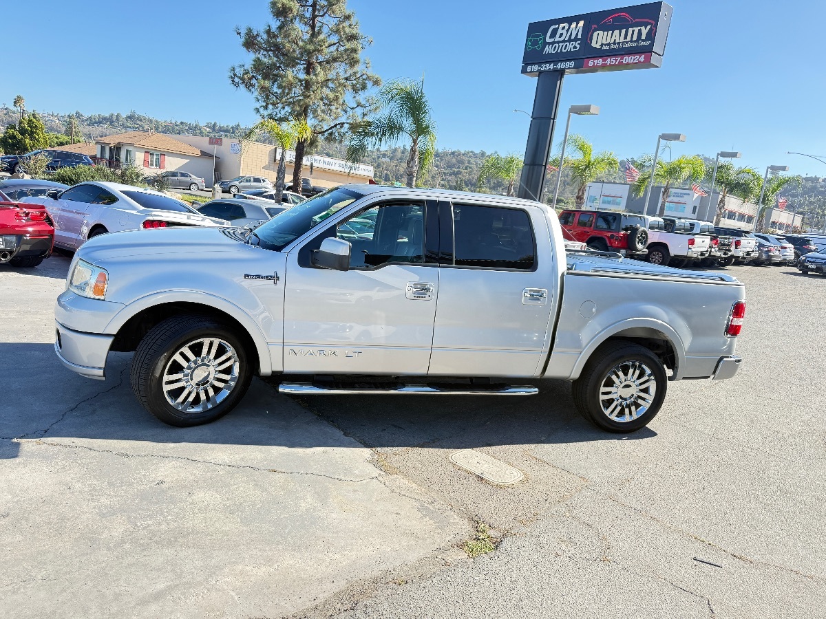2008 Lincoln Mark LT photo 7
