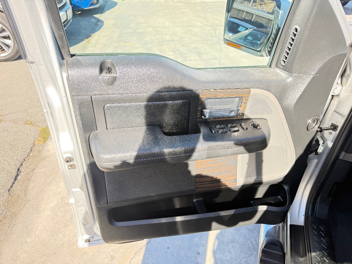 2008 Lincoln Mark LT photo 10