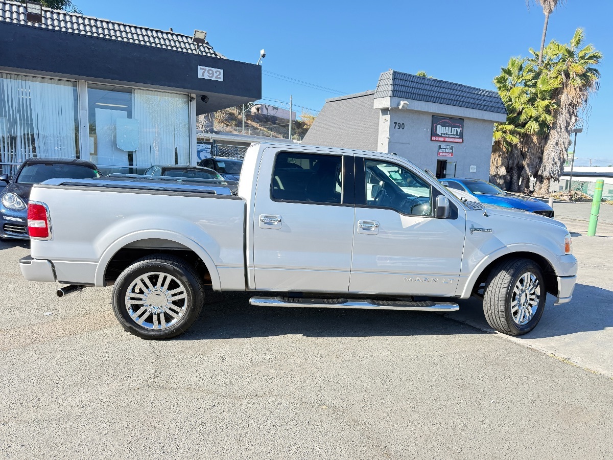 2008 Lincoln Mark LT photo 9