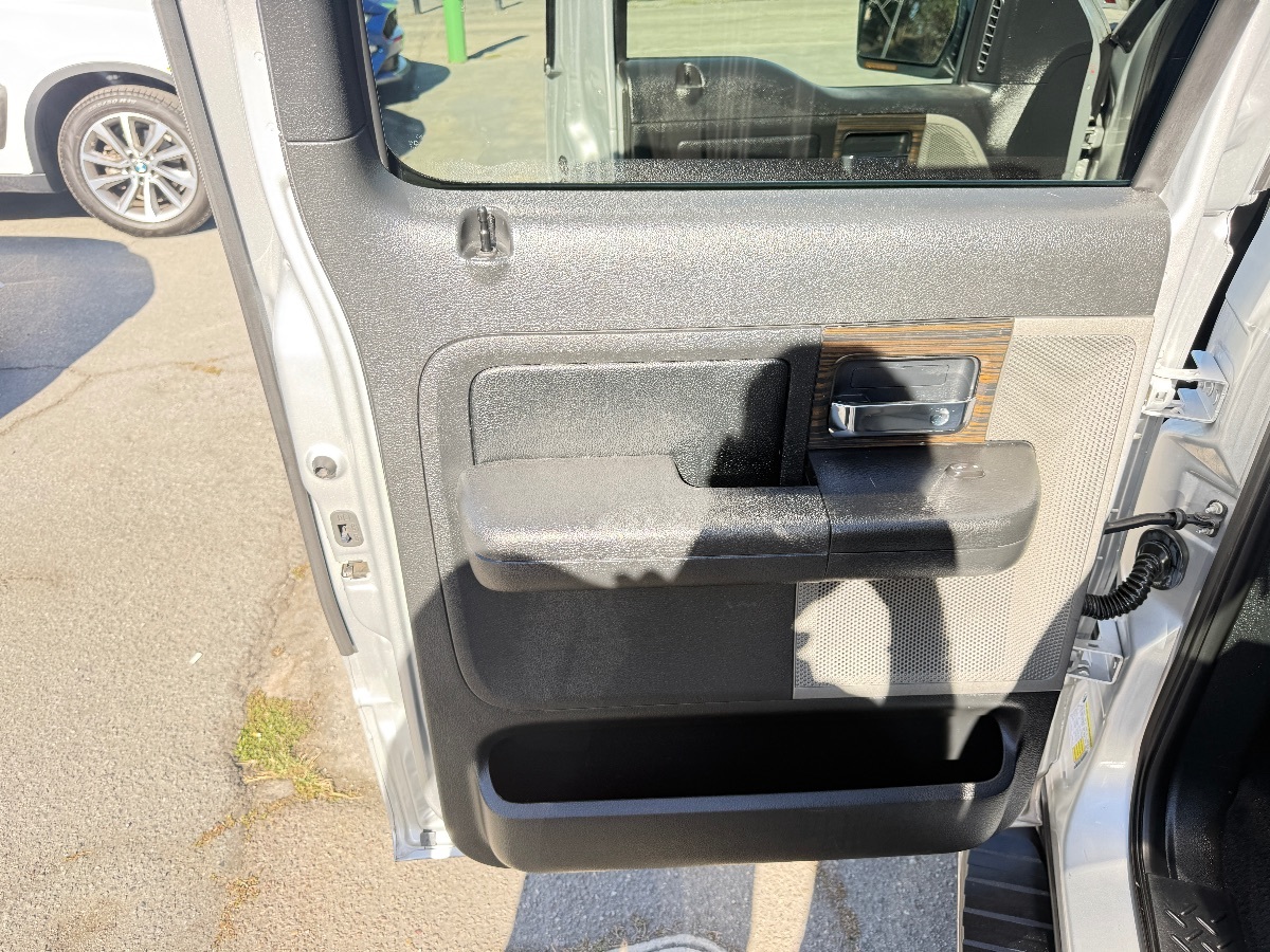 2008 Lincoln Mark LT photo 13