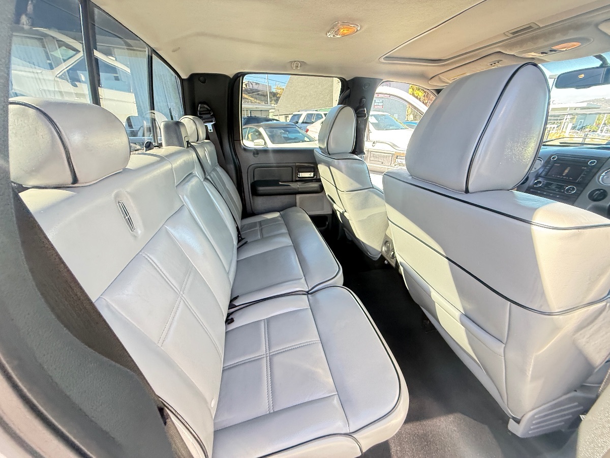 2008 Lincoln Mark LT photo 18