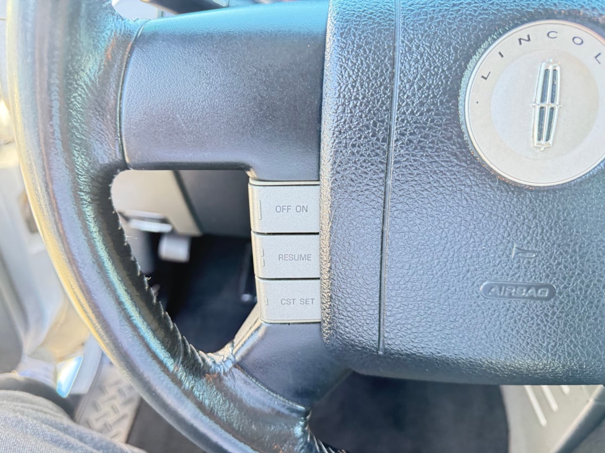 2008 Lincoln Mark LT Base - Photo 18