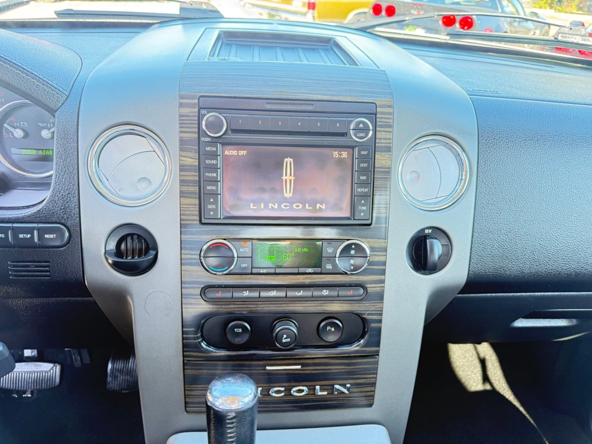 2008 Lincoln Mark LT Base - Photo 21