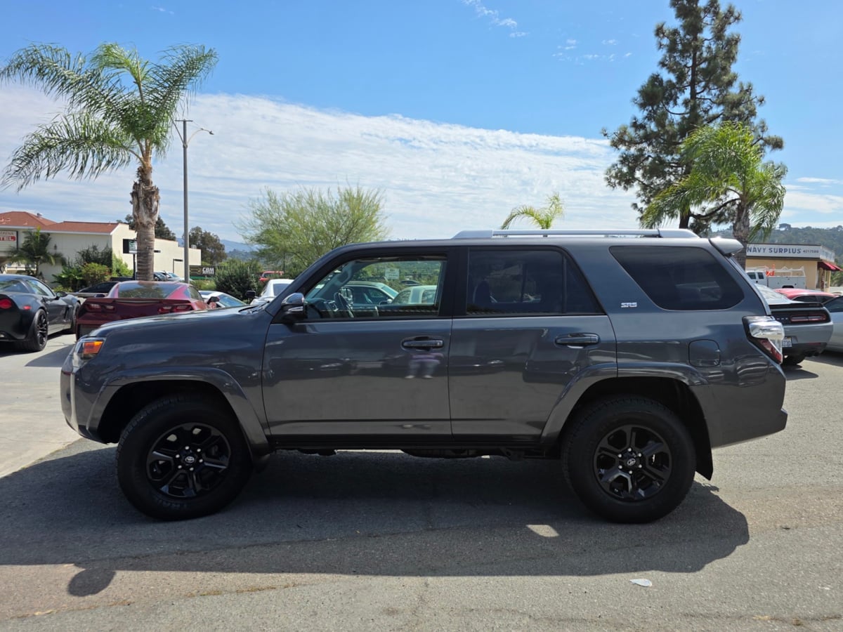 2018 Toyota 4Runner SR5 Premium photo 3