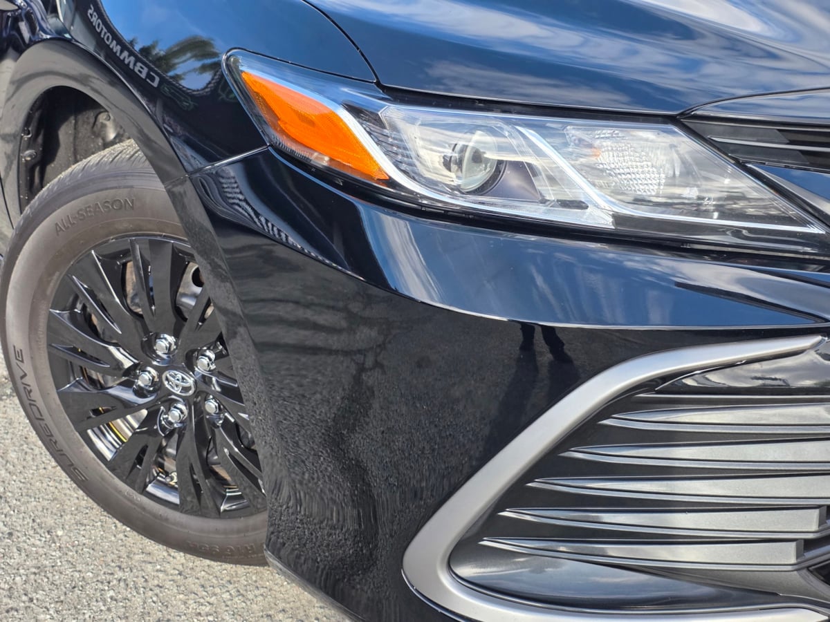 2023 Toyota Camry Hybrid LE photo 2