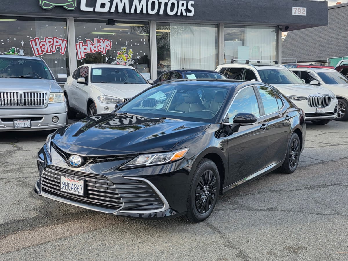 2023 Toyota Camry Hybrid LE photo 4