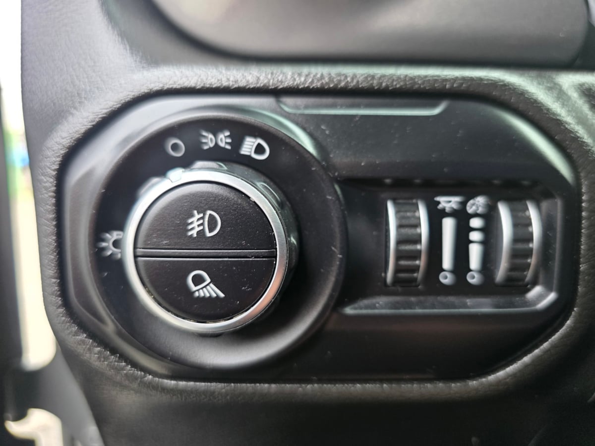 2022 Jeep Gladiator Sport - Photo 15