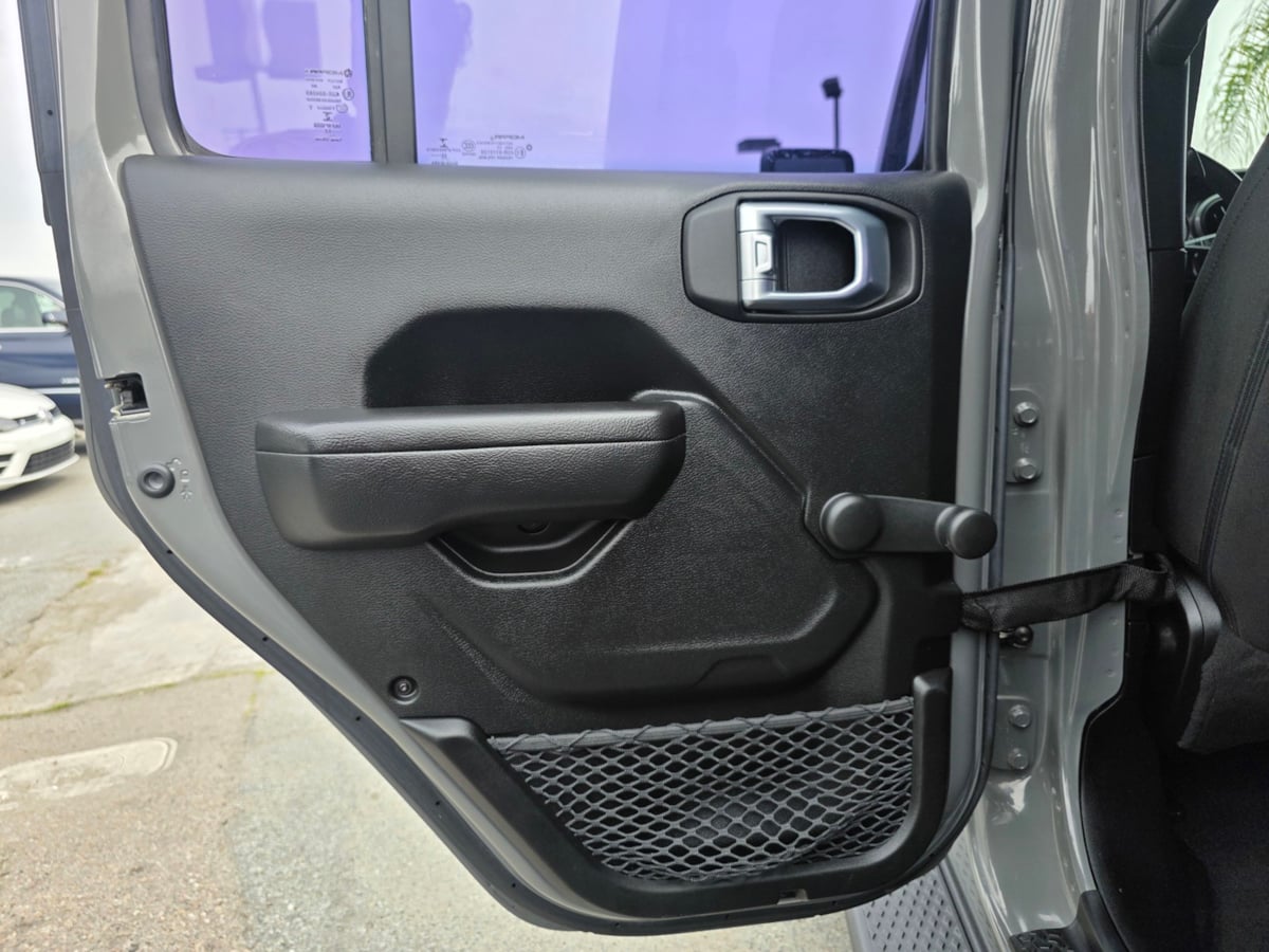 2022 Jeep Gladiator Sport - Photo 23