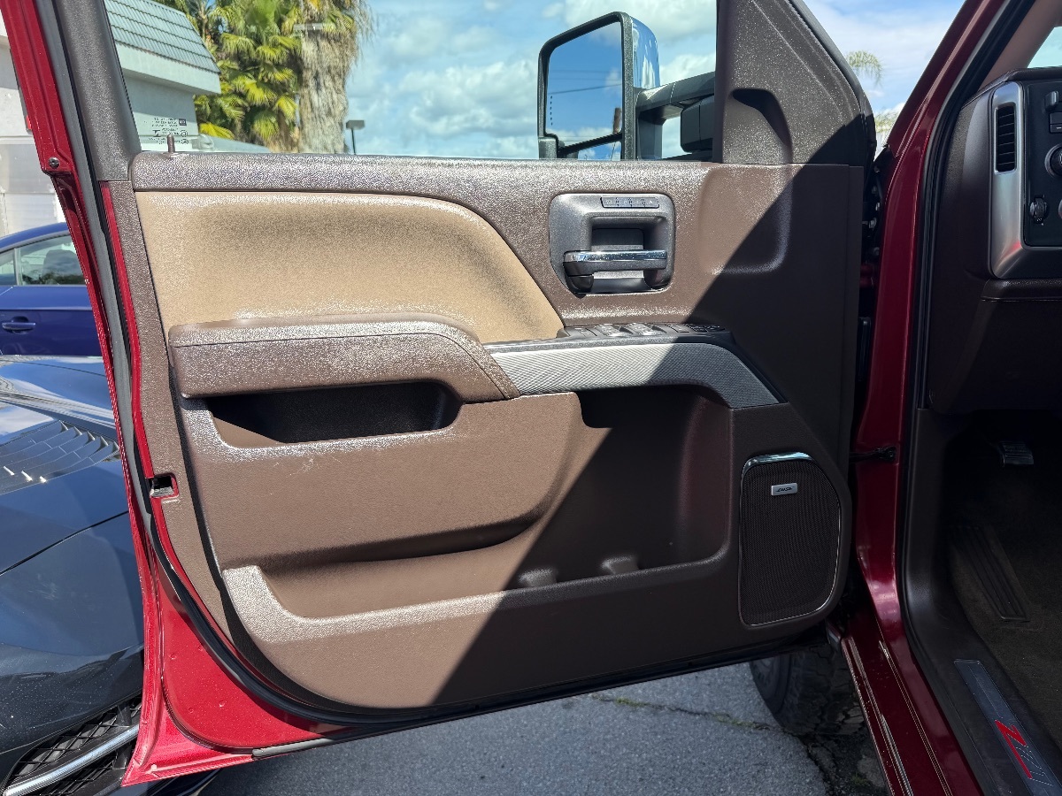 2015 Chevrolet Silverado 3500HD LTZ - Photo 11