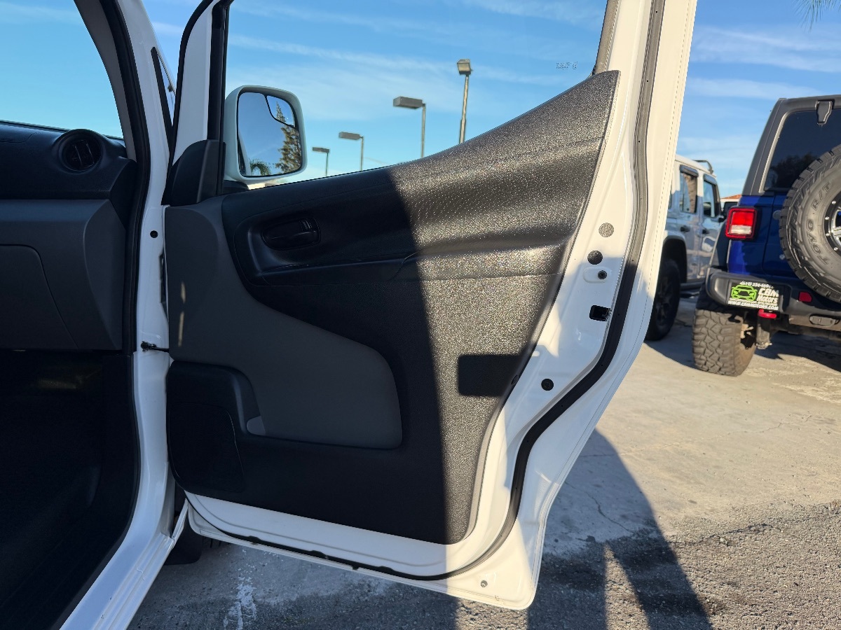 2021 Nissan NV200 SV - Photo 24