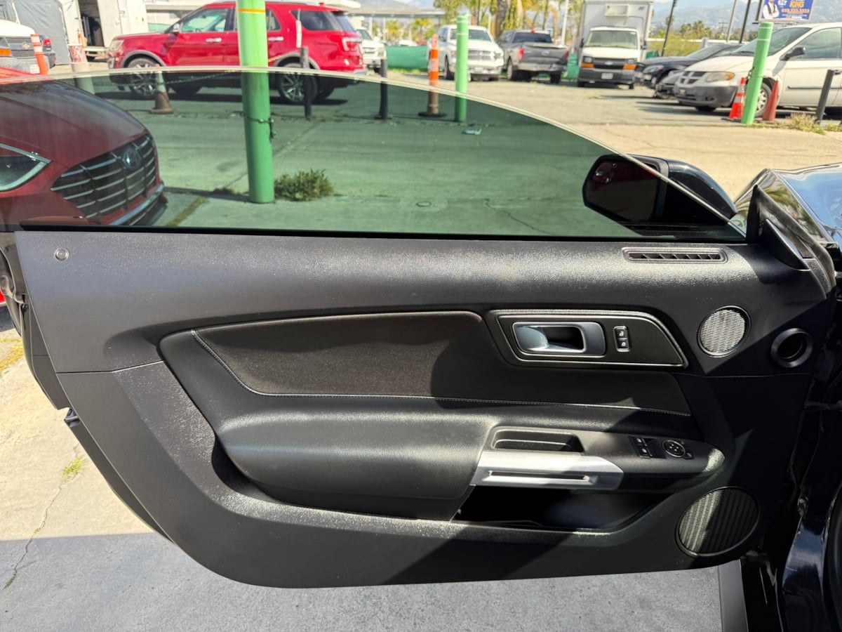 2018 Ford Mustang GT - Photo 11