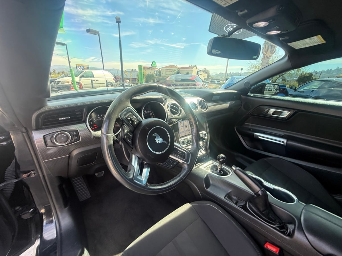 2018 Ford Mustang GT - Photo 12