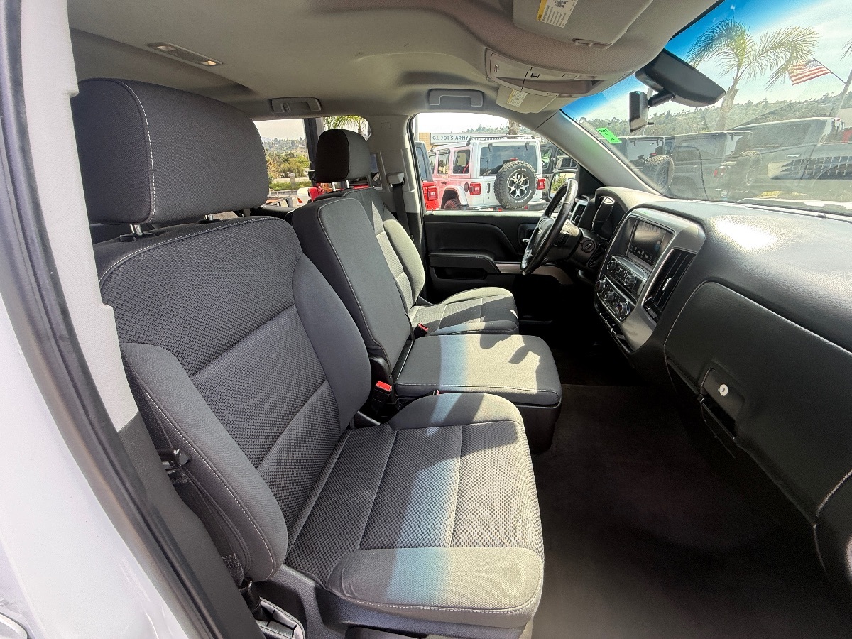 2018 Chevrolet Silverado 1500 LT - Photo 18